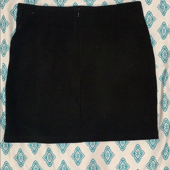 Skirts - Picture 6 of 6